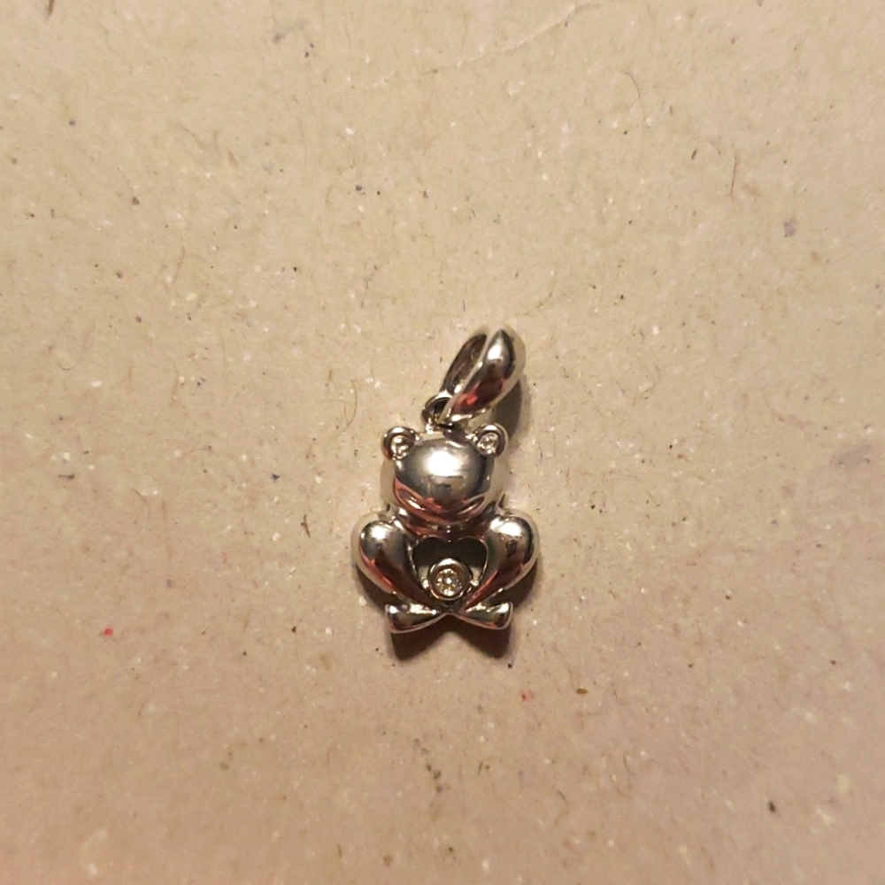 NWT BRAND NEW STERLING SILVER FROG PENDANT with real diamond chip